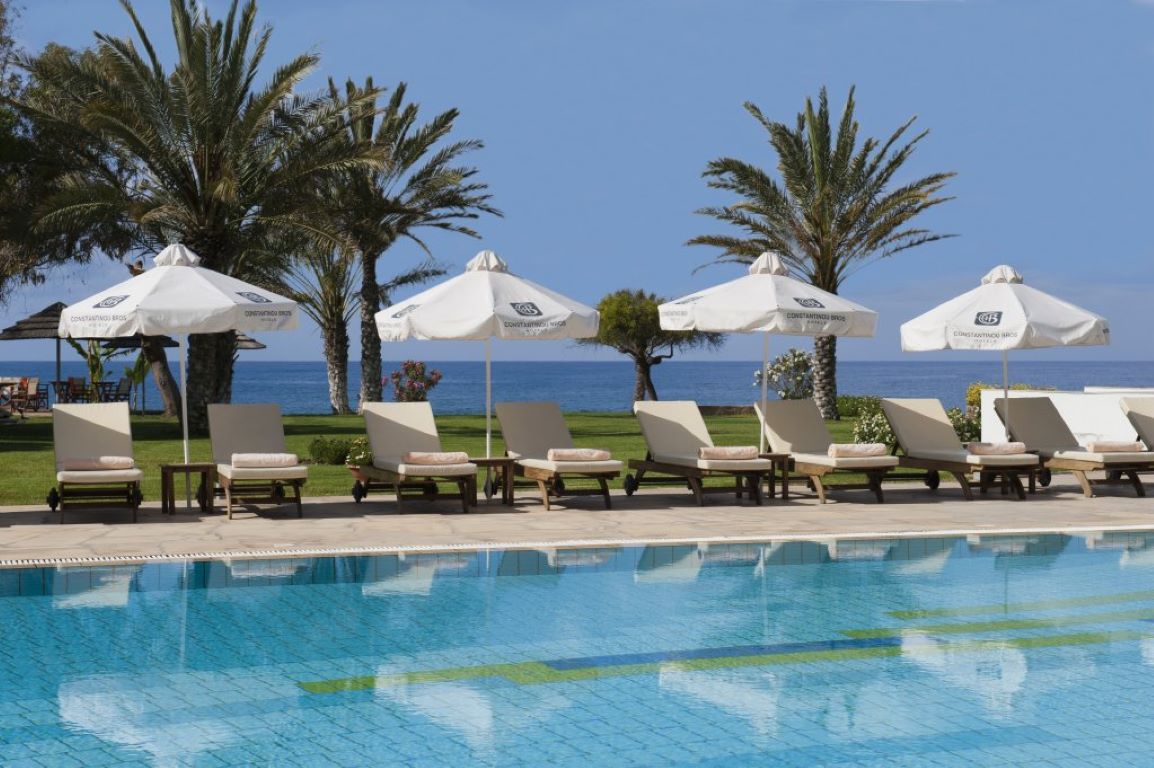 Athena Royal Beach Hotel-Bazen.jpg