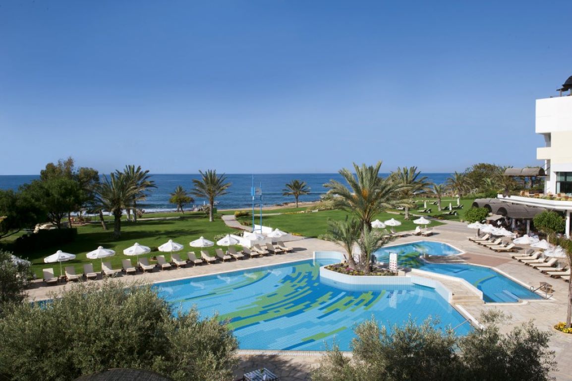 Athena Royal Beach Hotel-Bazeni.jpg