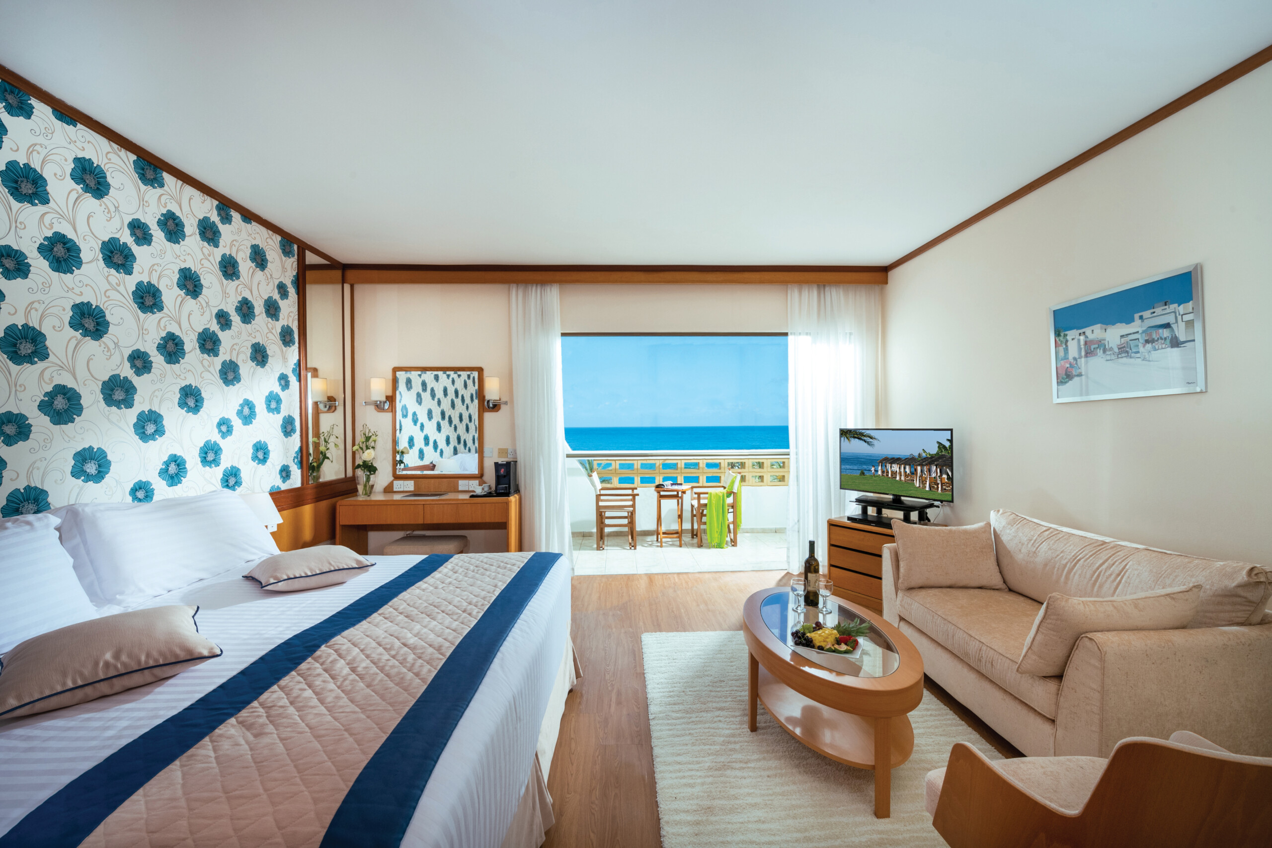 Athena Royal Beach Hotel-Superior deluxe soba.jpg