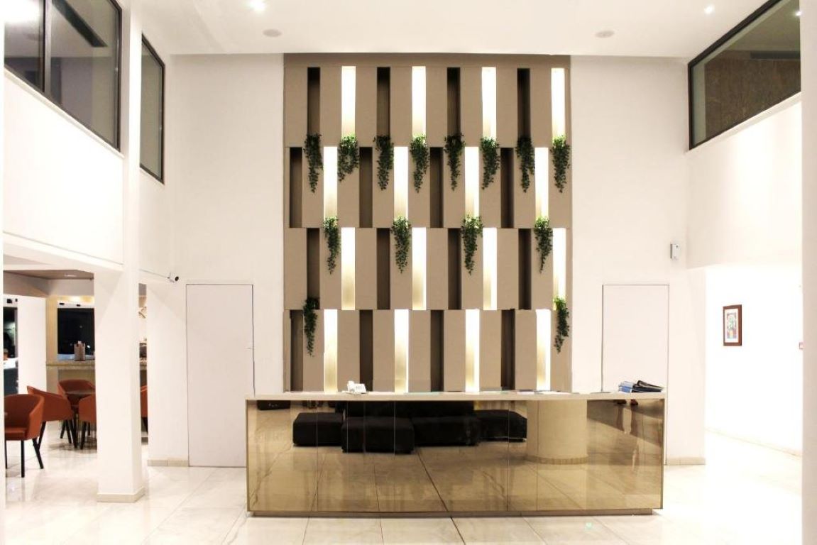 Piere Anne Beach Hotel-Recepcija.jpg