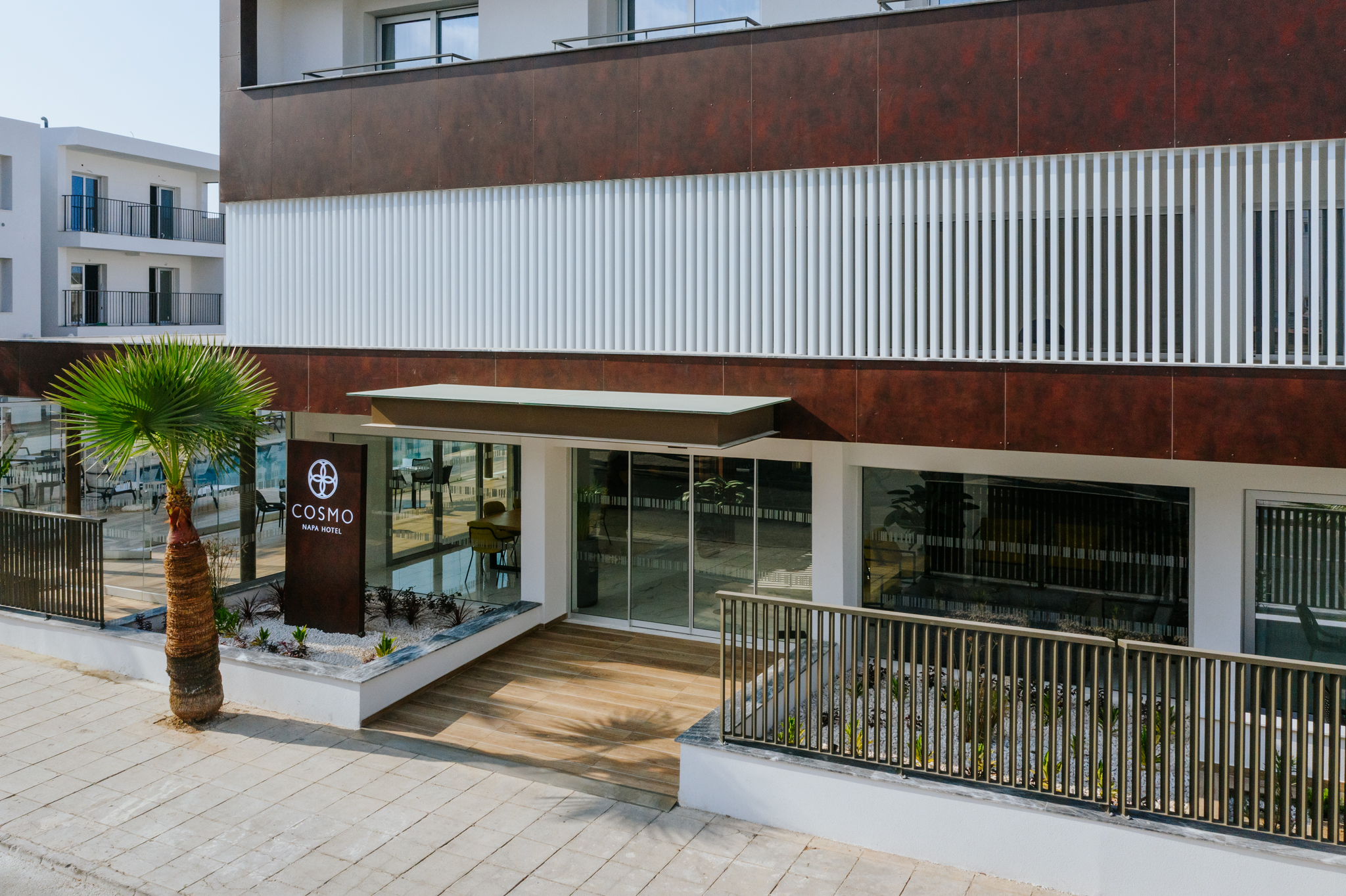 Cosmo Napa Hotel-Ulaz u hotel.jpg