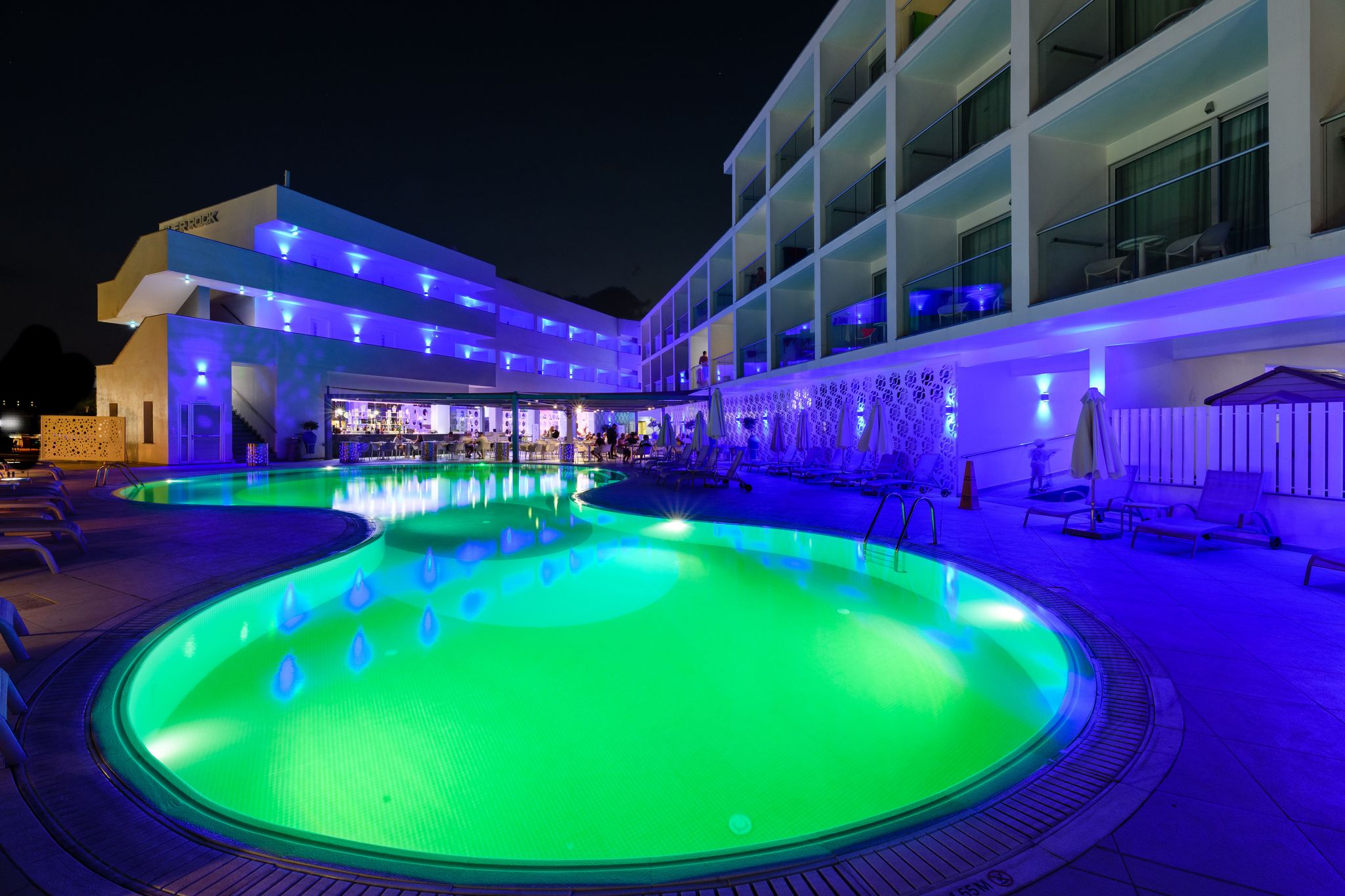 River Rock Hotel-Bazen nocu.jpeg