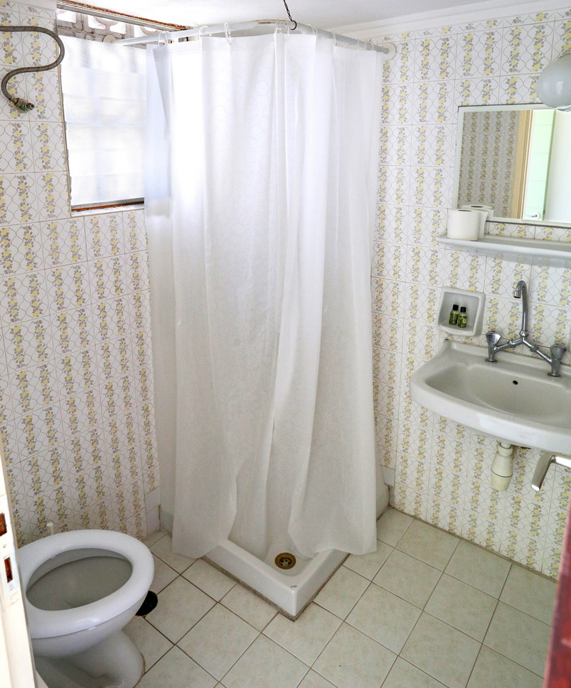 Hotel Karyatides bathroom.jpg