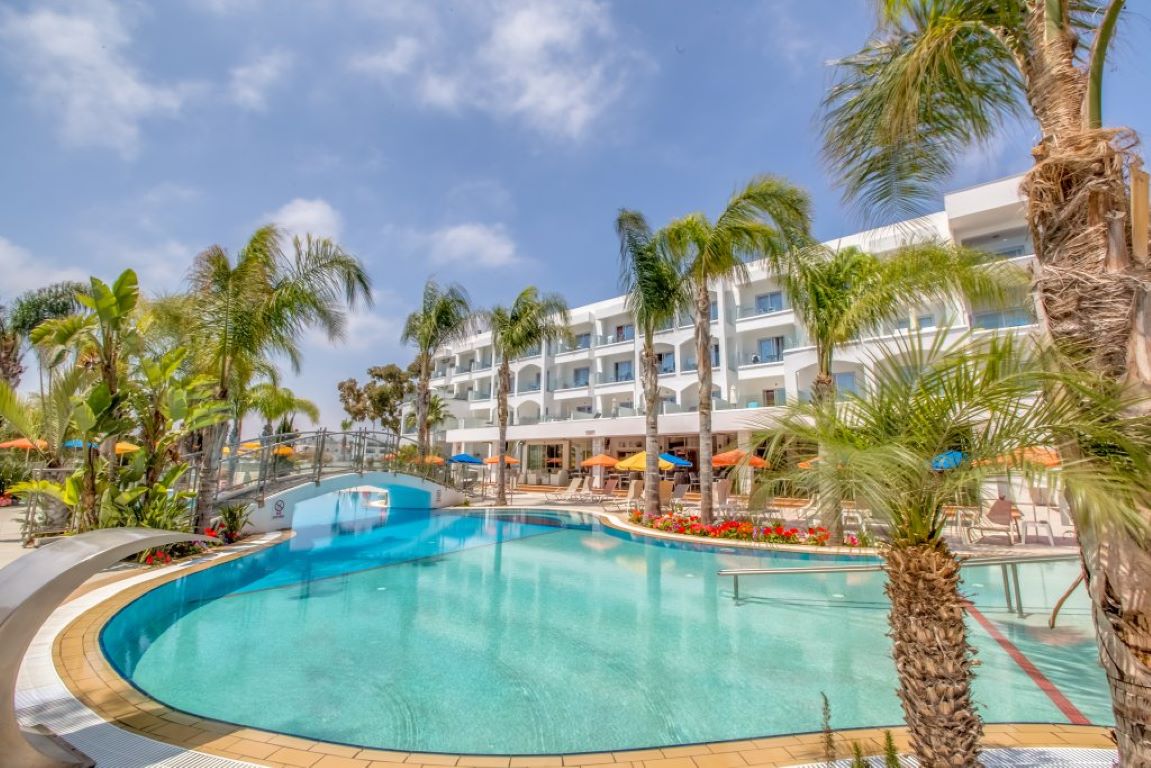 Anesis Hotel-Bazen.jpg
