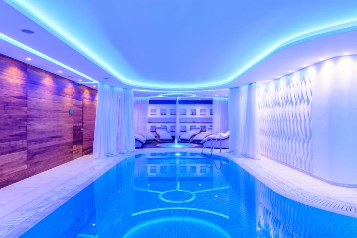 Tasia Maris Beach Hotel-Unutrasnji bazen.jpg