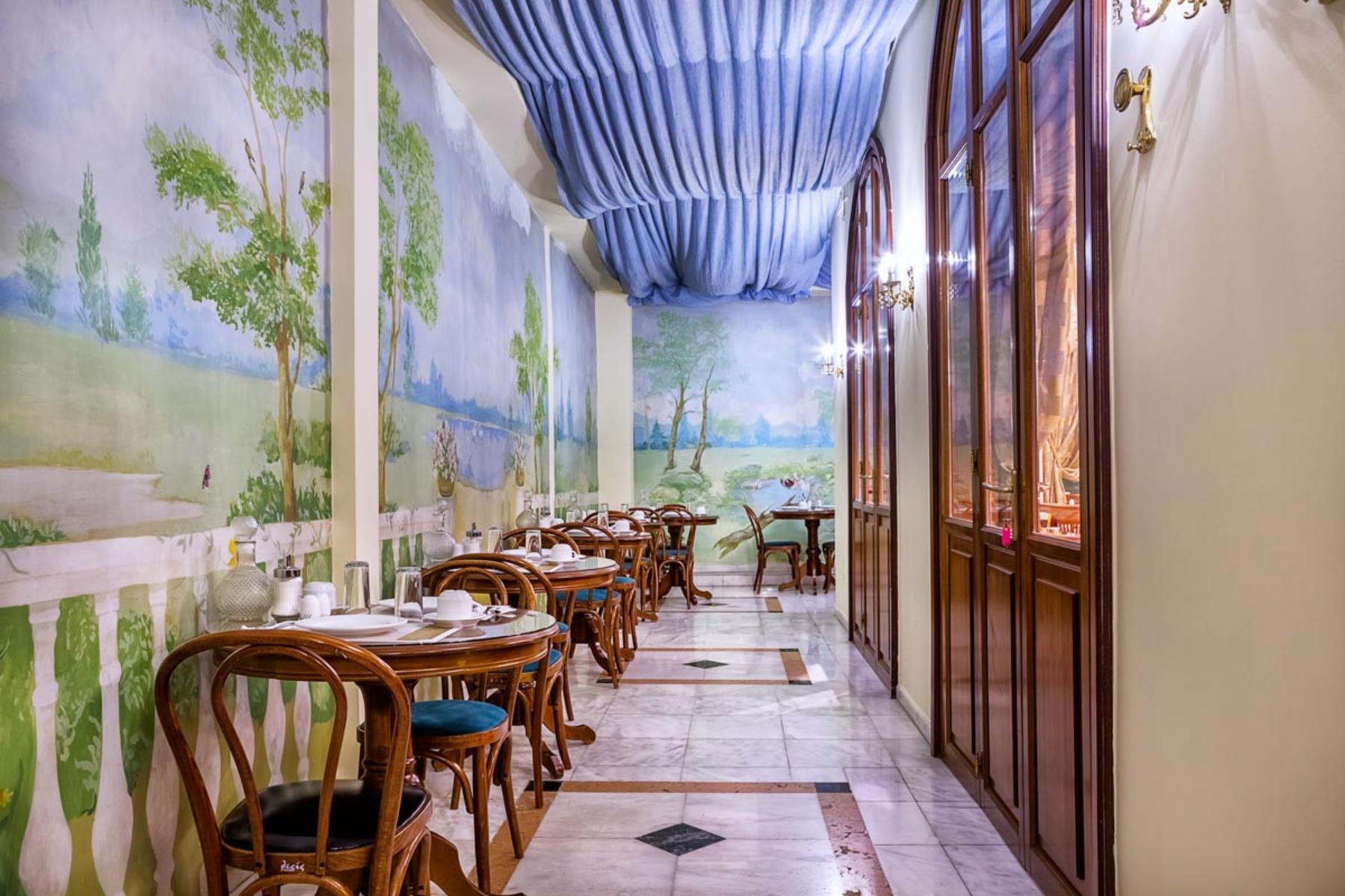 Imperial Palace izgled restorana.jpg