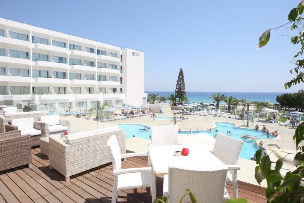 Odessa Beach Hotel-Bazeni.jpg