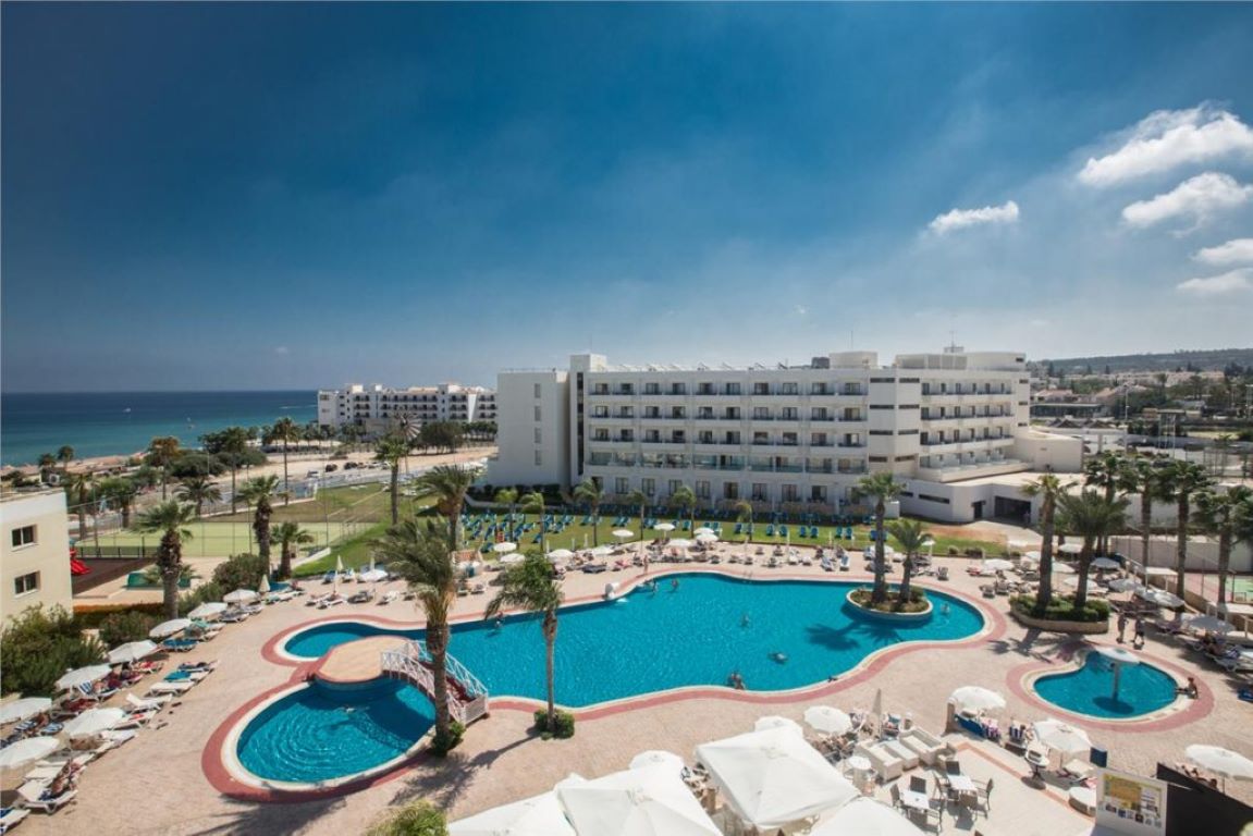 Tsokkos Protaras Hotel-Bazeni.jpg