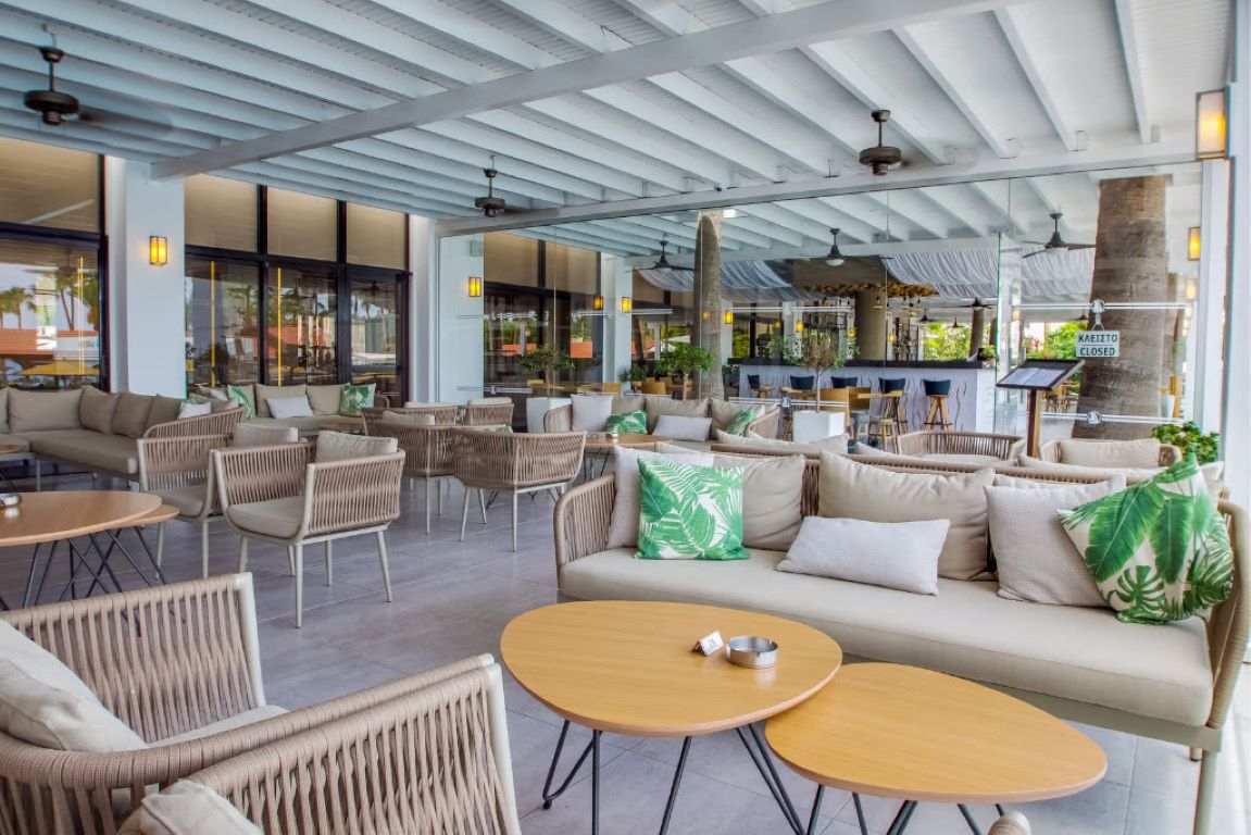 Cavo Maris Beach Hotel-Bar.jpg