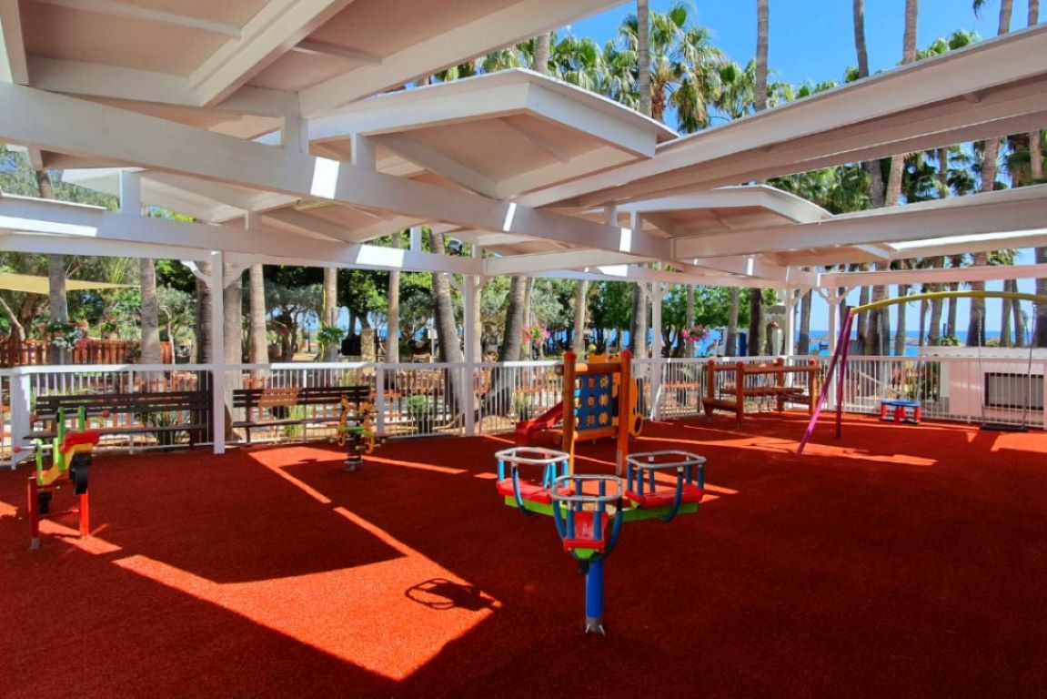 Cavo Maris Beach Hotel-Decije igraliste.jpg