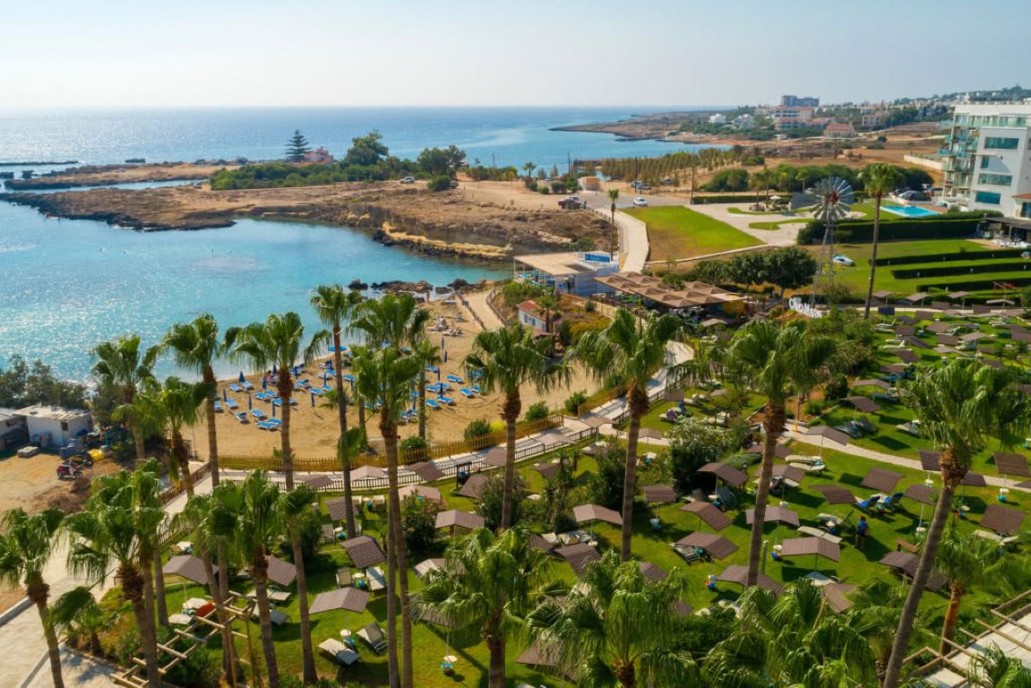 Cavo Maris Beach Hotel-Plaza.jpg
