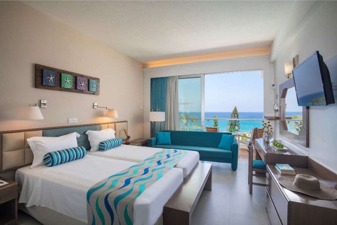 Cavo Maris Beach Hotel-Standardna soba.jpg