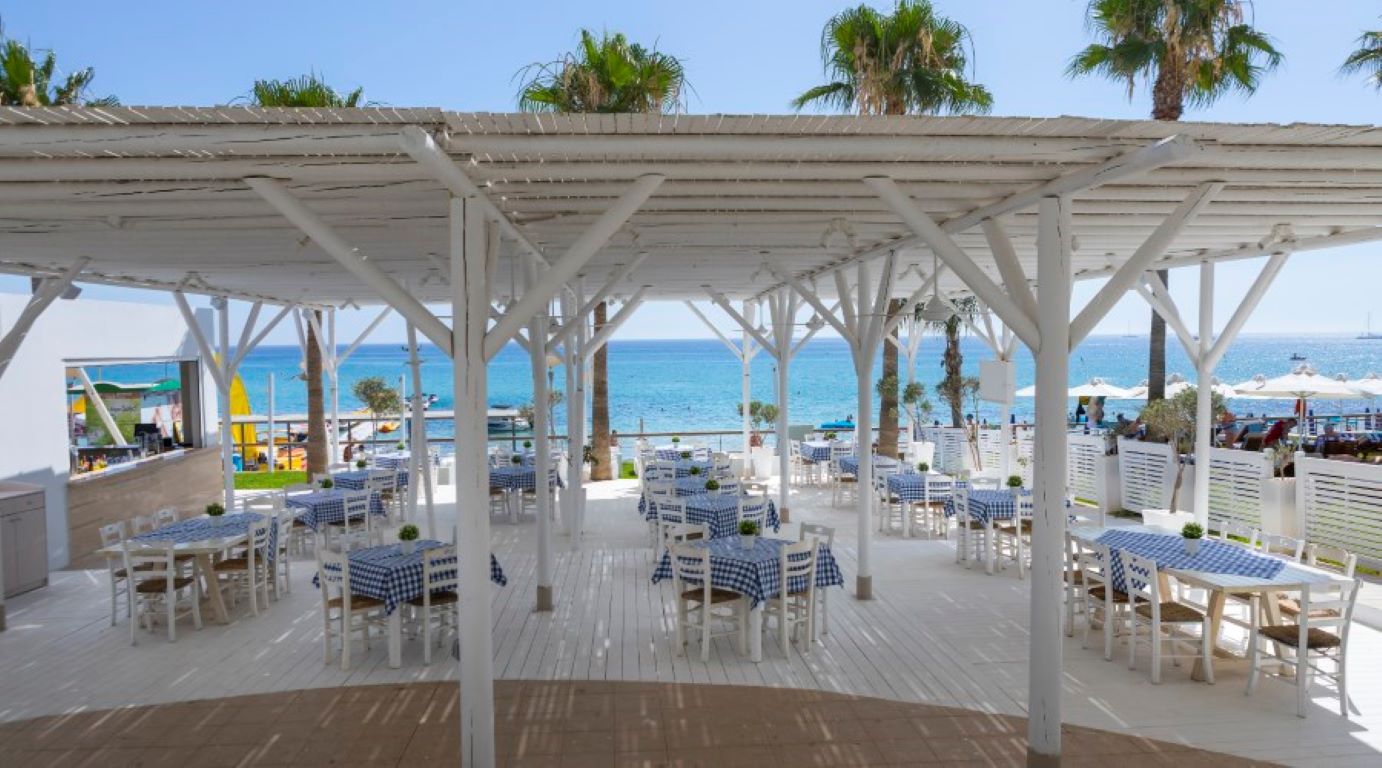 Constantinos The Great Beach Hotel-Mediteranski restoran.jpg