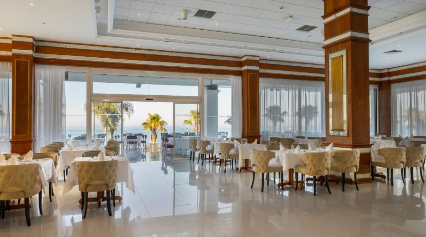 Constantinos The Great Beach Hotel-Restoran.jpg