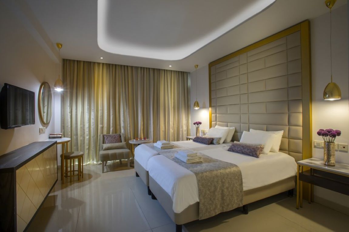 Constantinos The Great Beach Hotel-Standardna soba.jpg