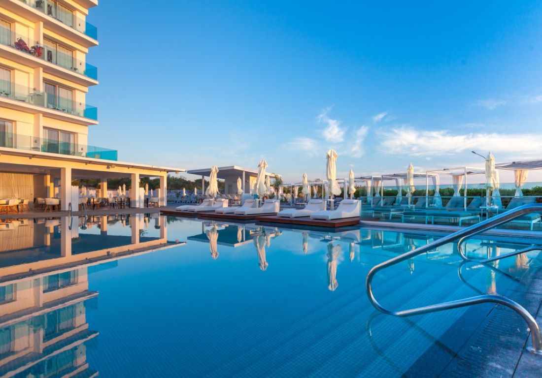 The Blue Ivy Hotel and Suite-Bazeni.jpg