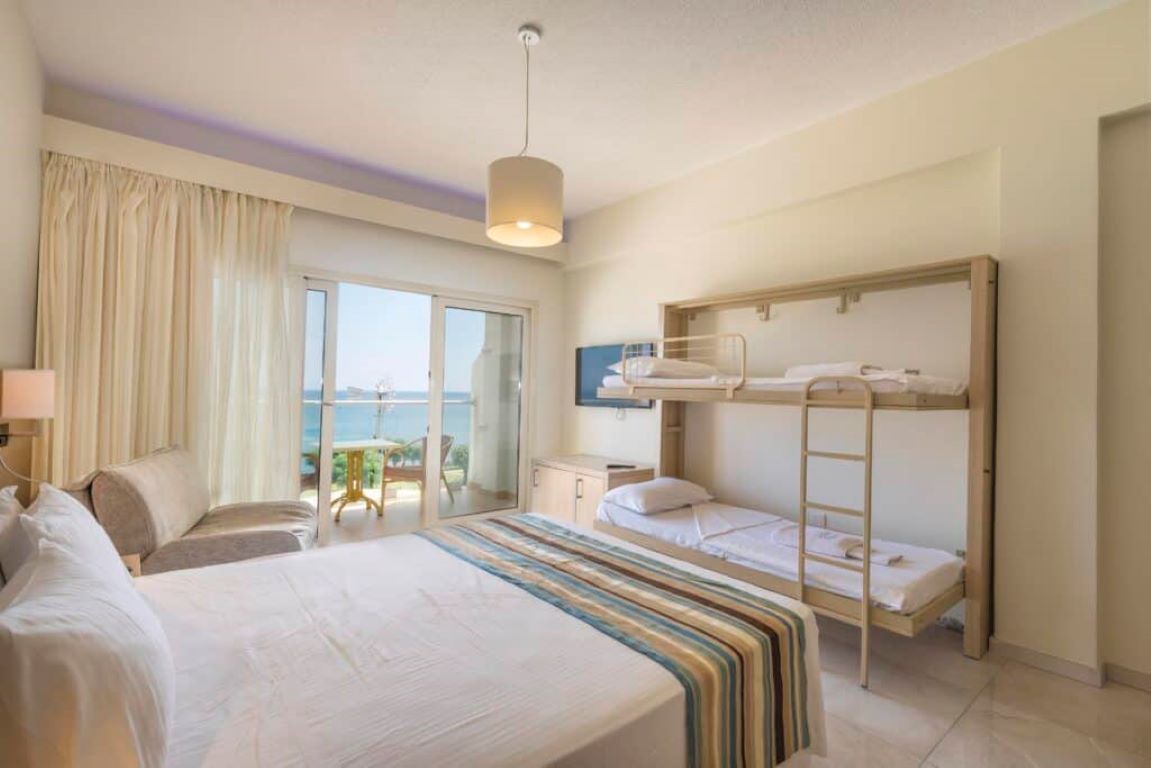 Pernera Beach Hotel-Inland View Superior Family soba.jpg