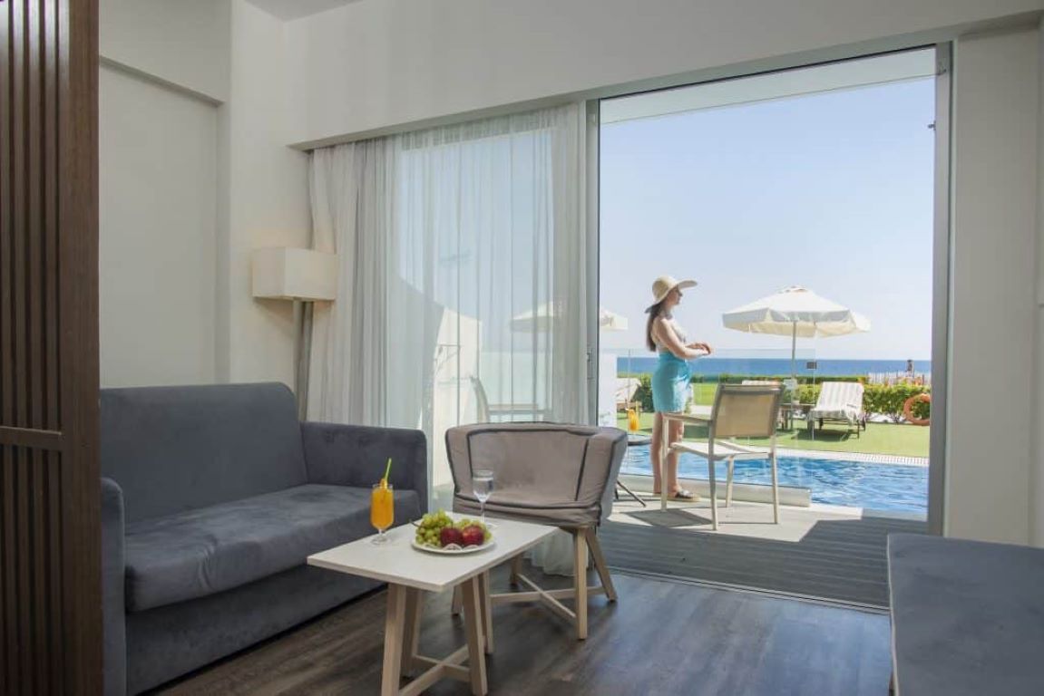 Pernera Beach Hotel-Sea View Junior Suite private pool jacuzzi.jpg