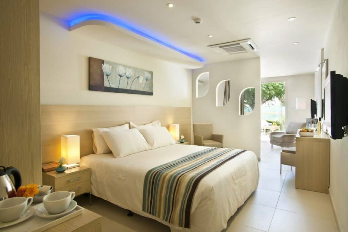 Pernera Beach Hotel-Side Sea View Family Suite private pool jacuzzi.jpg