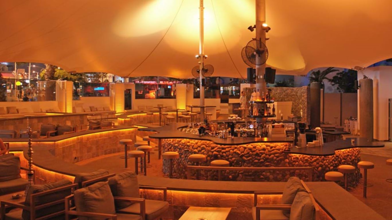 Sunrise Pearl Hotel & Spa-Lounge bar.jpg