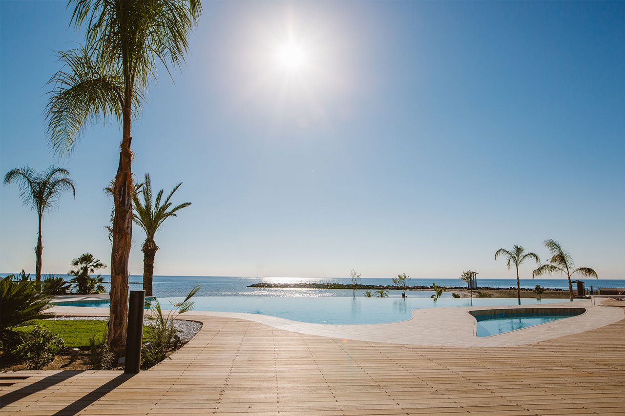 Lebay Beach Hotel-Bazen na otvorenom.jpg