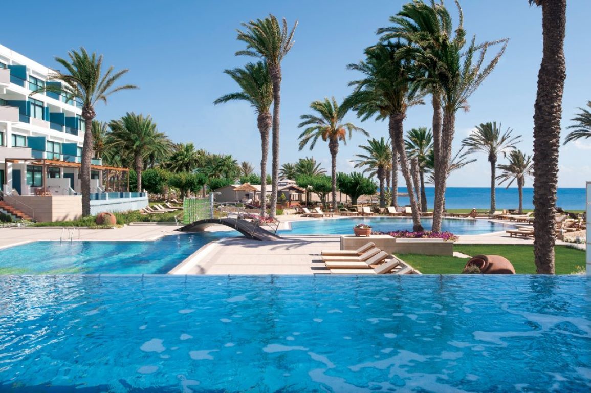 Asimina Suites Hotel-Bazen.jpg