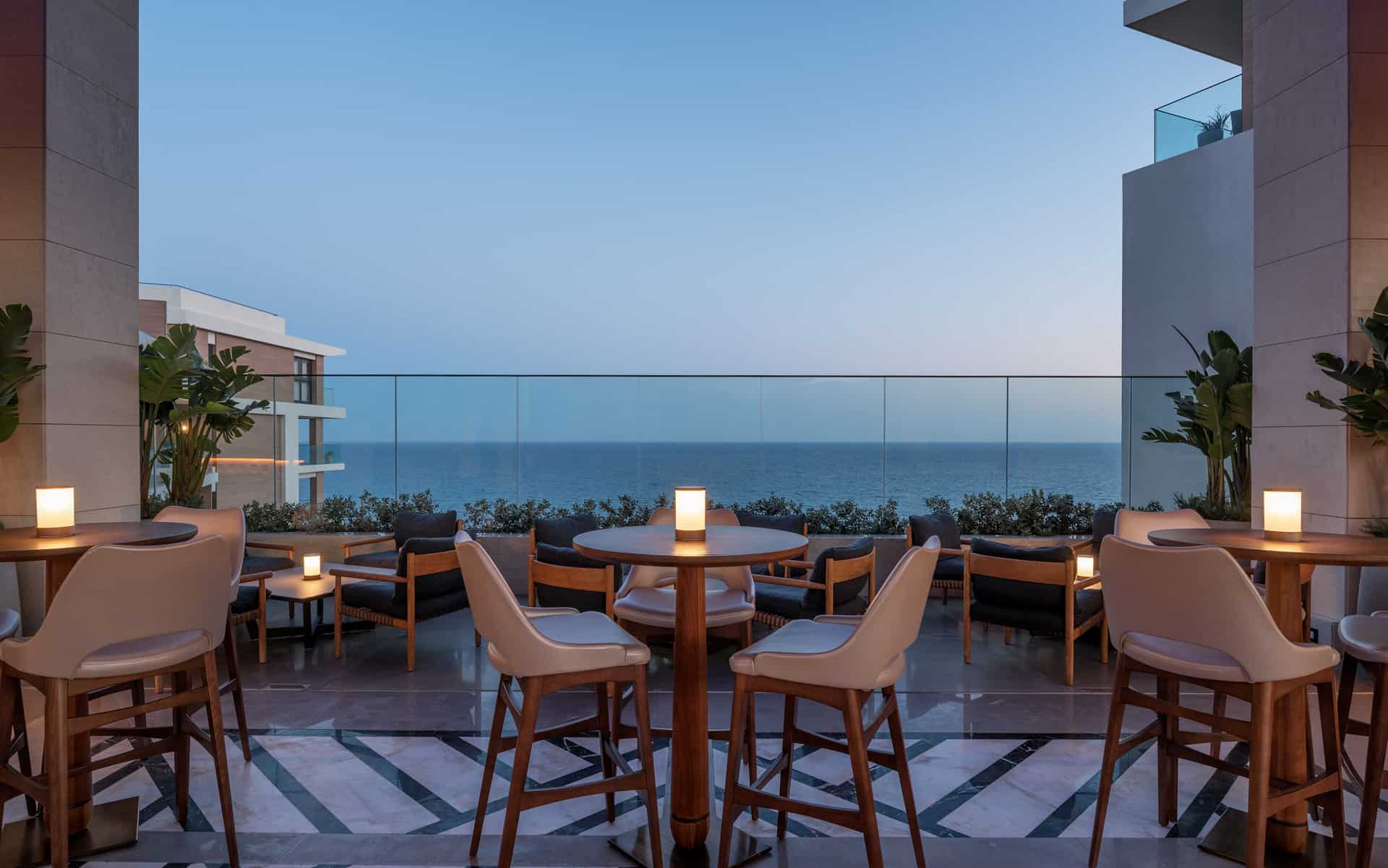 Amara Hotel-Bar na krovu.jpg