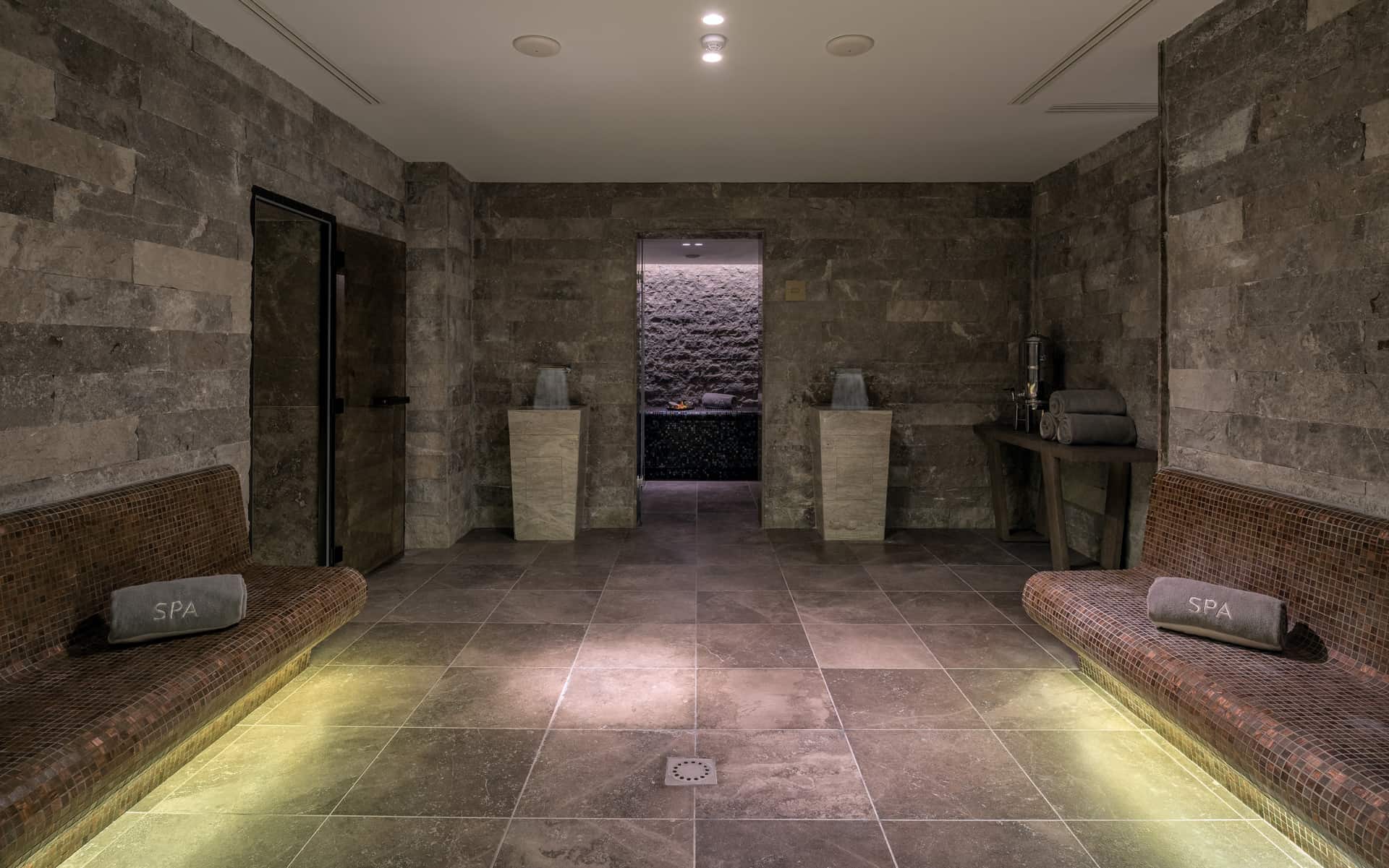 Amara Hotel-Tepidarijum.jpg