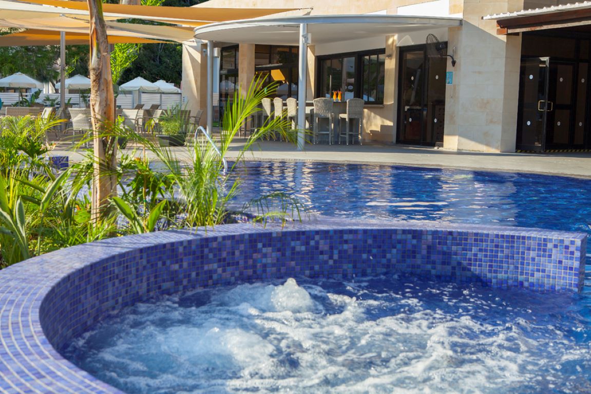 Kapetanios Odyyseia Hotel-Djakuzi.jpg