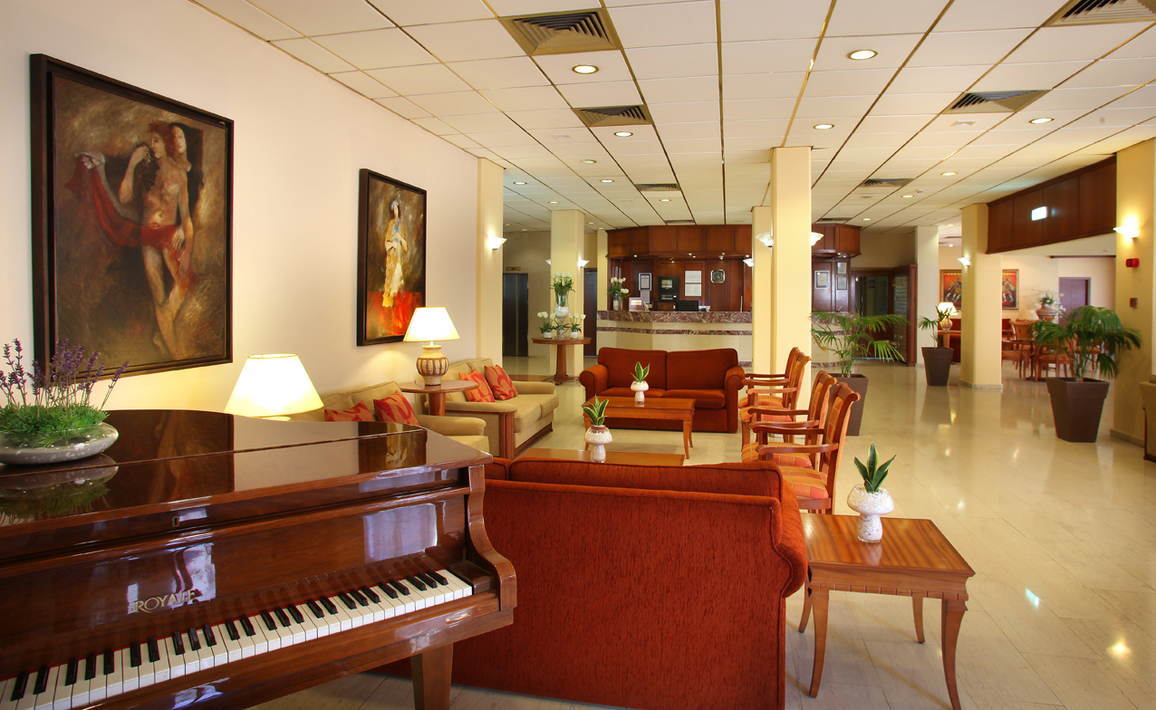 Kapetanios Odyyseia Hotel-Lobby.jpg