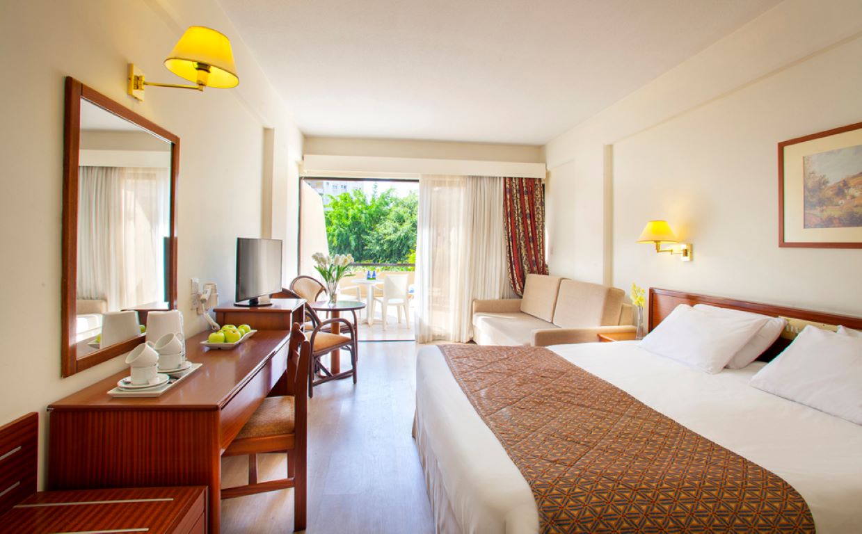Kapetanios Odyyseia Hotel-Superior soba.jpg