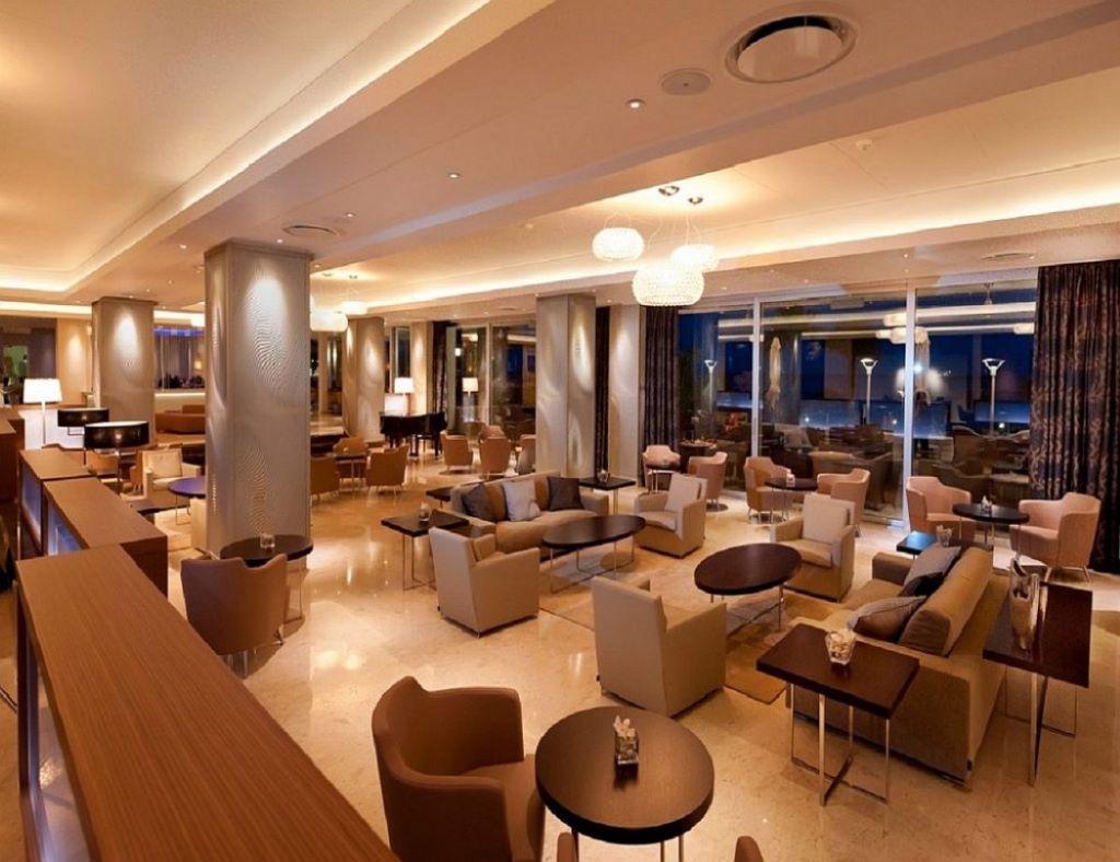 Crowne Plaza Limassol-Lobby.jpg