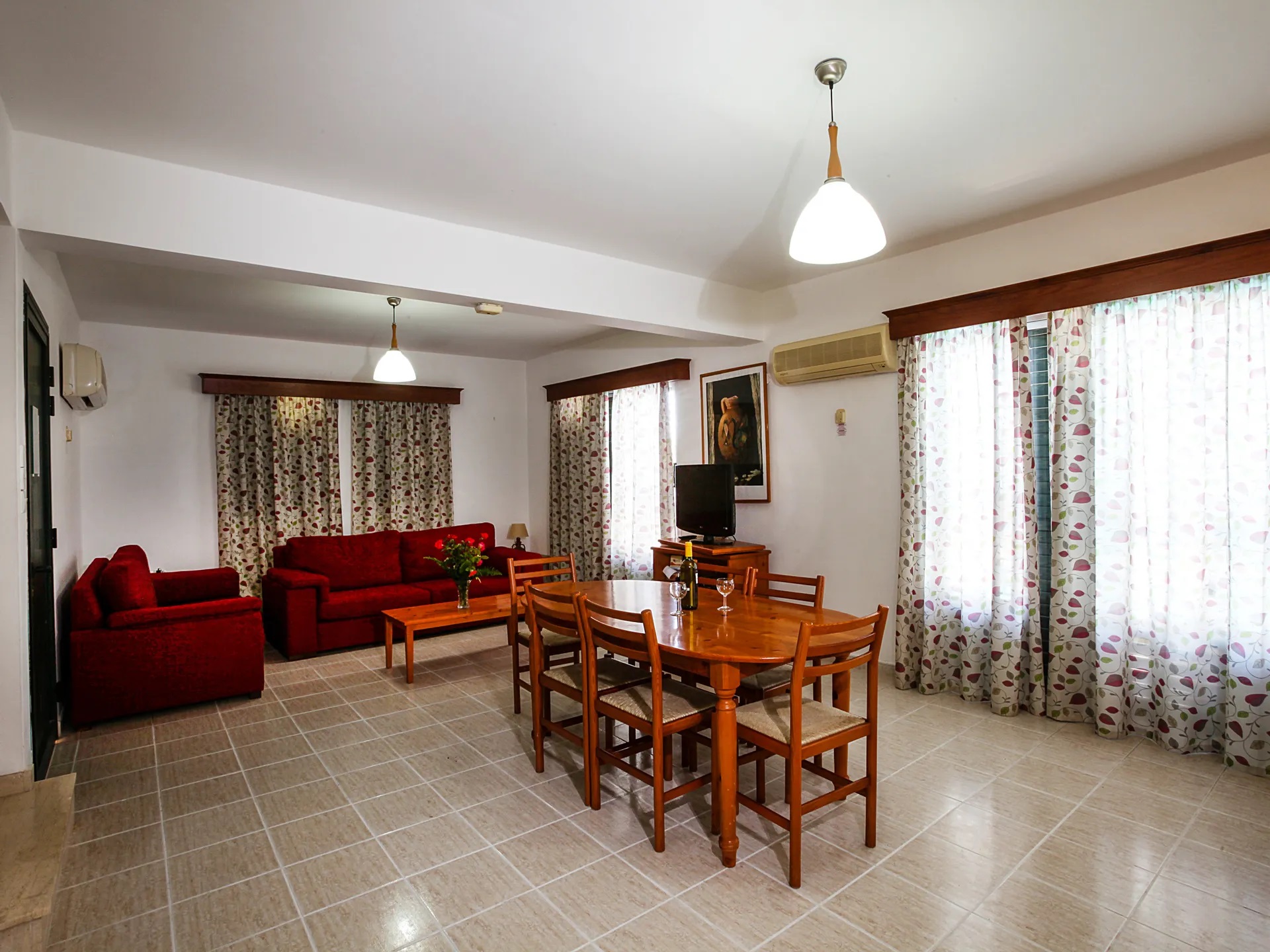 Kotsias Korallia Villas-Superior trosobna vila dnevna soba.jpg