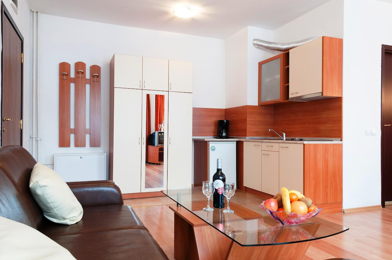 Flora Residence-Apartman dnevna soba.jpg