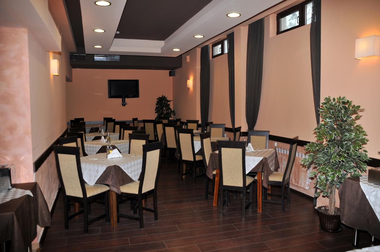 Flora Residence Hotel-Restoran.jpg