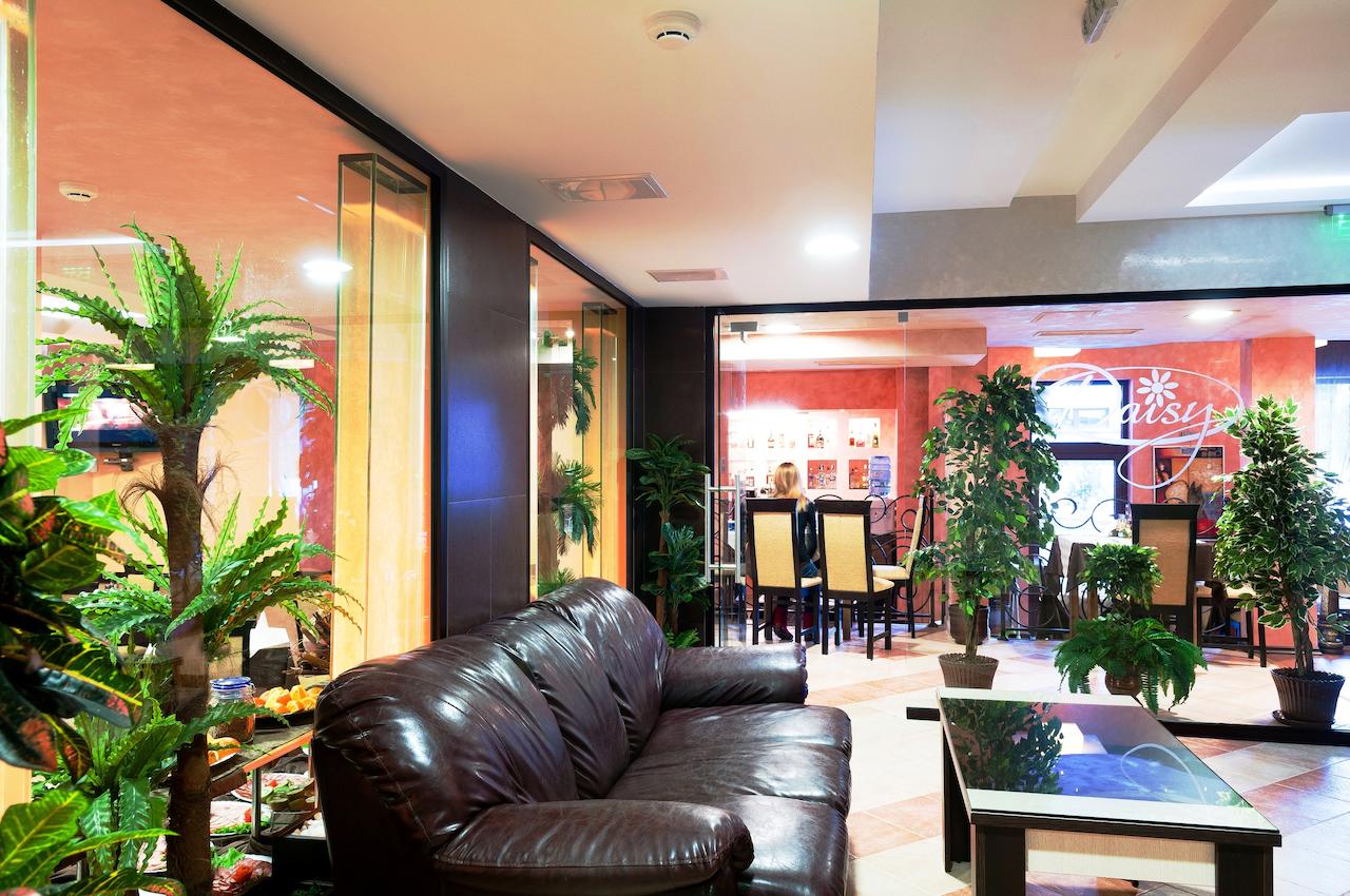 Flora Residence-Lobby.jpg