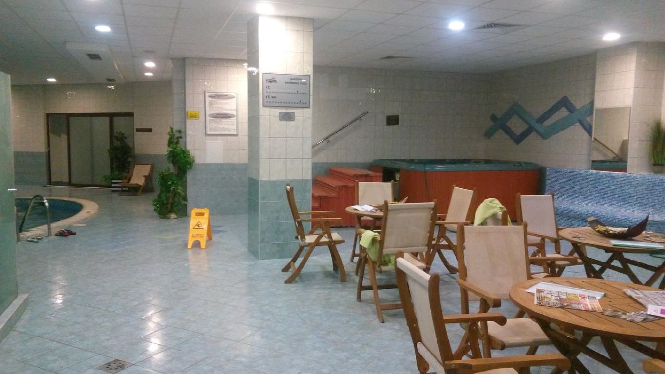 Flora Residence-Unutrasnji bazen.jpg