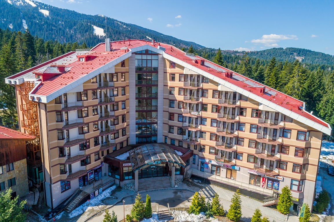 Flora Complex-Hotel spolja.jpg