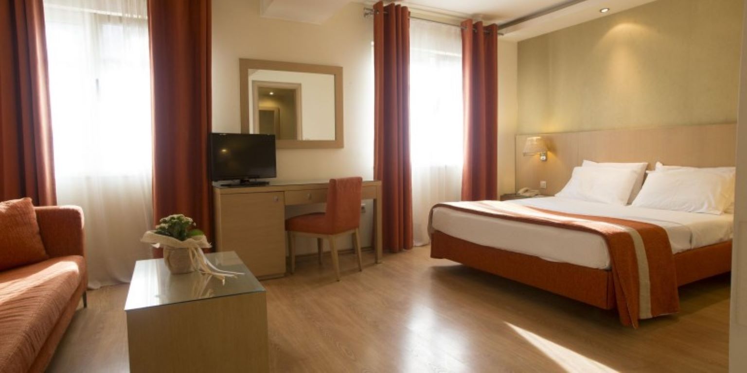 The Tobacco Hotel Thessaloniki-Executive standardna soba.jpg