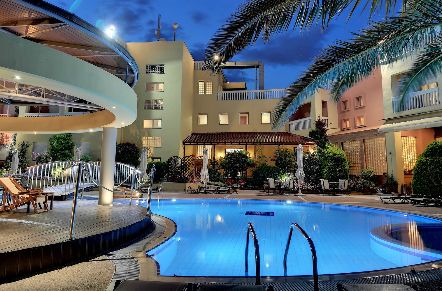 Ambassador Hotel-Bazen.jpg