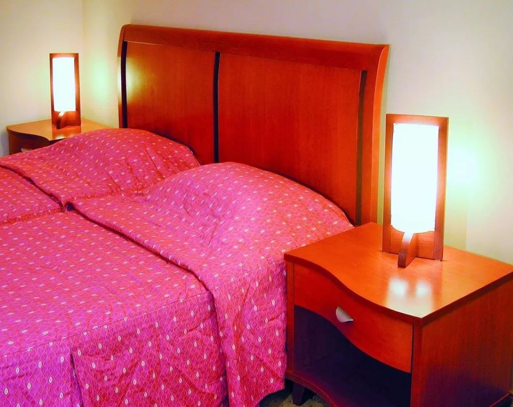 Ambassador Hotel-Economy standardna soba.jpg