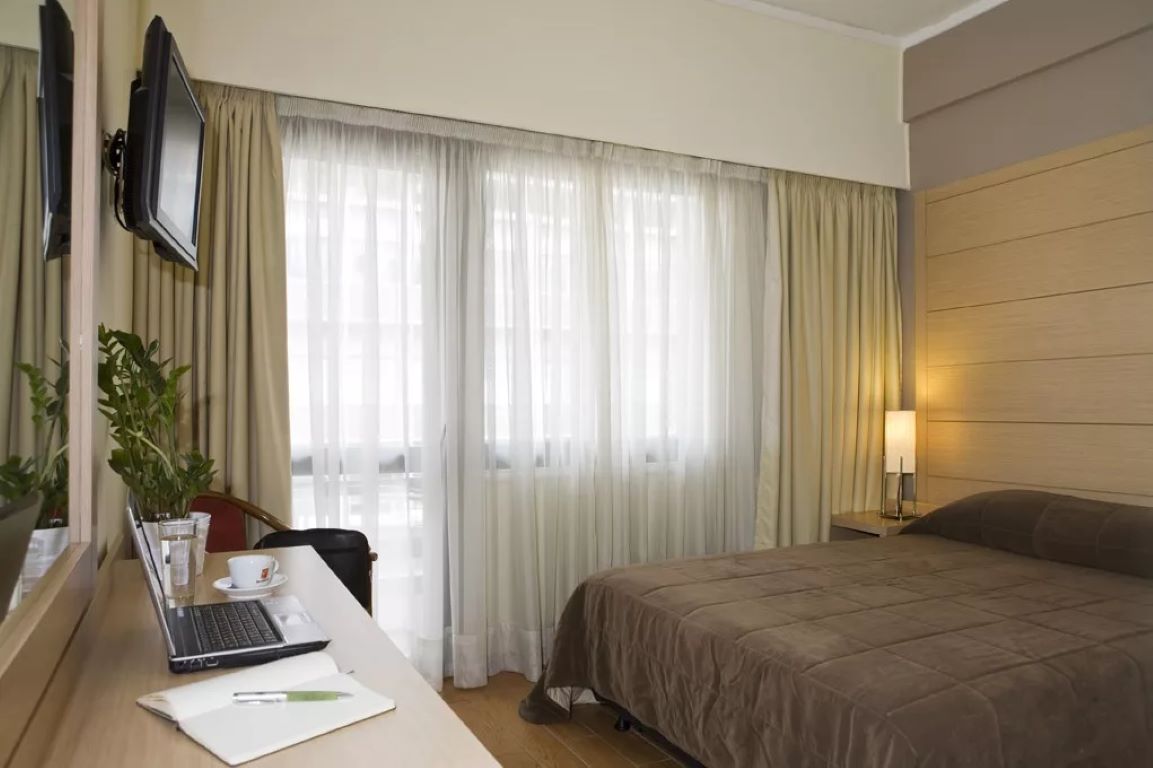 Parnon Hotel Athens-Jednokrevetna soba.jpg