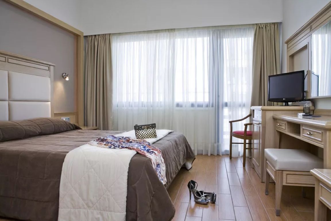 Parnon Hotel Athens-Standardna soba.jpg