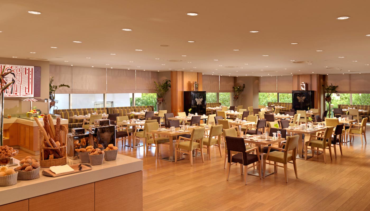 Divani Caravel Hotel Athens-Bar restoran.jpg