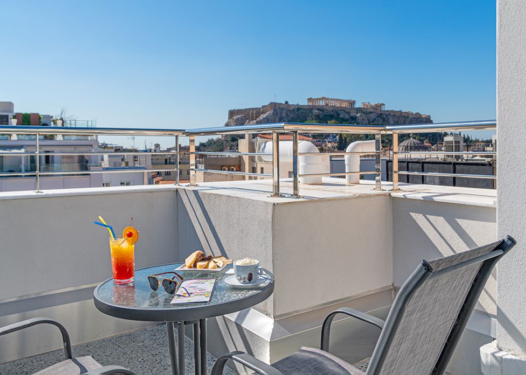 Athens Cypria Hotel-Junior suite pogled Akropolj.jpg