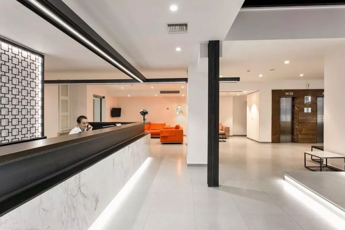 Athens Cypria Hotel-Recepcija.jpg