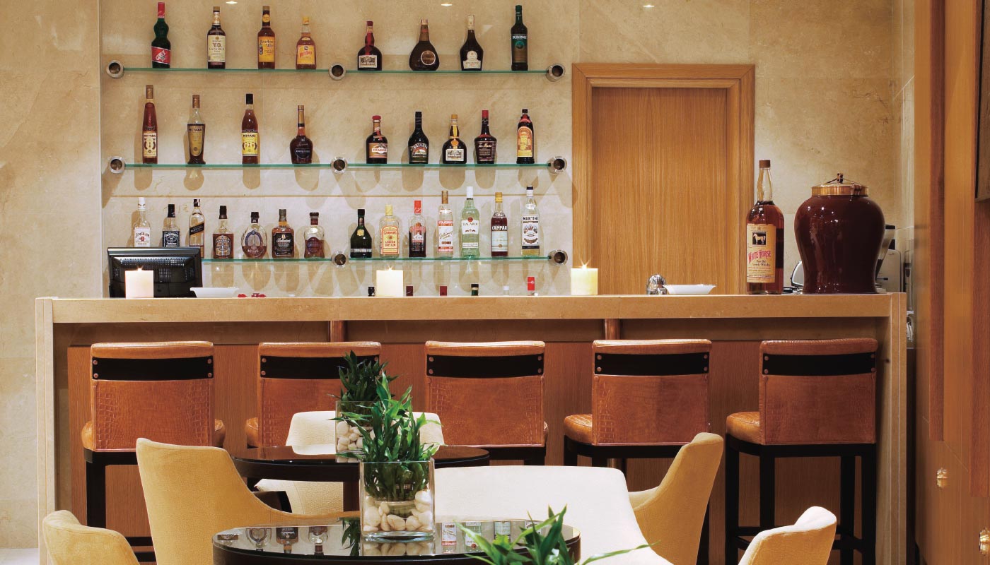 Divani Palace Larissa-Bar.jpg