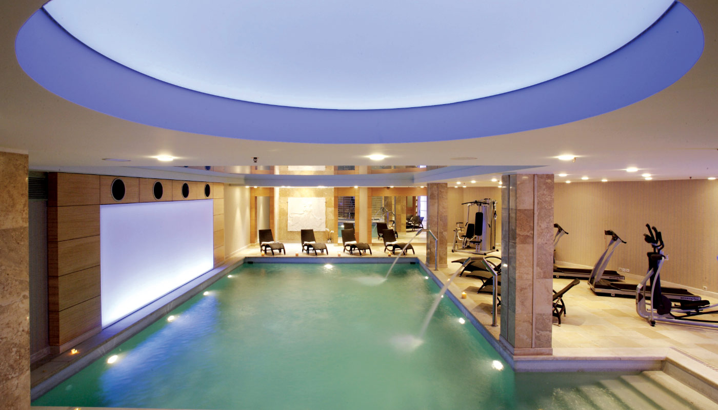 Divani Palace Larissa-Unutrasnji bazen.jpg
