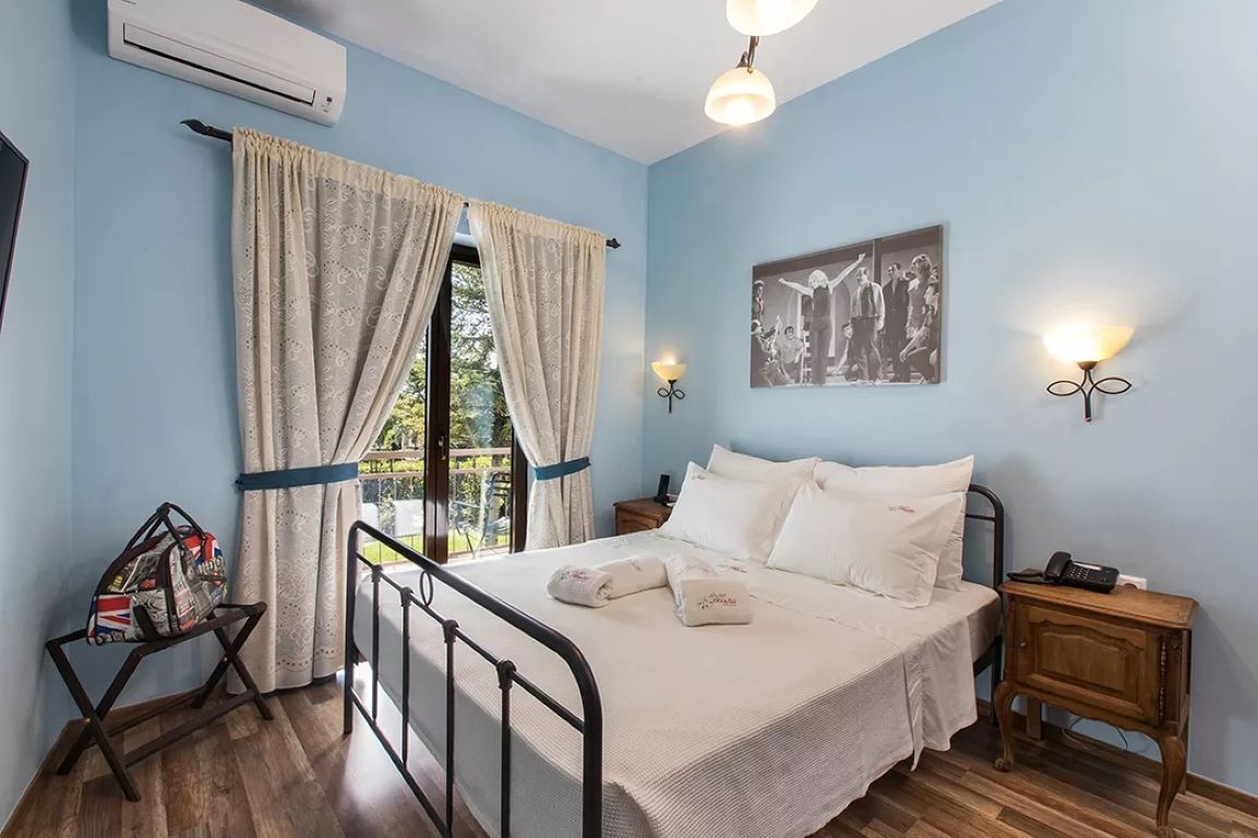 Theatro Hotel Odysseon-Klasik soba.jpg