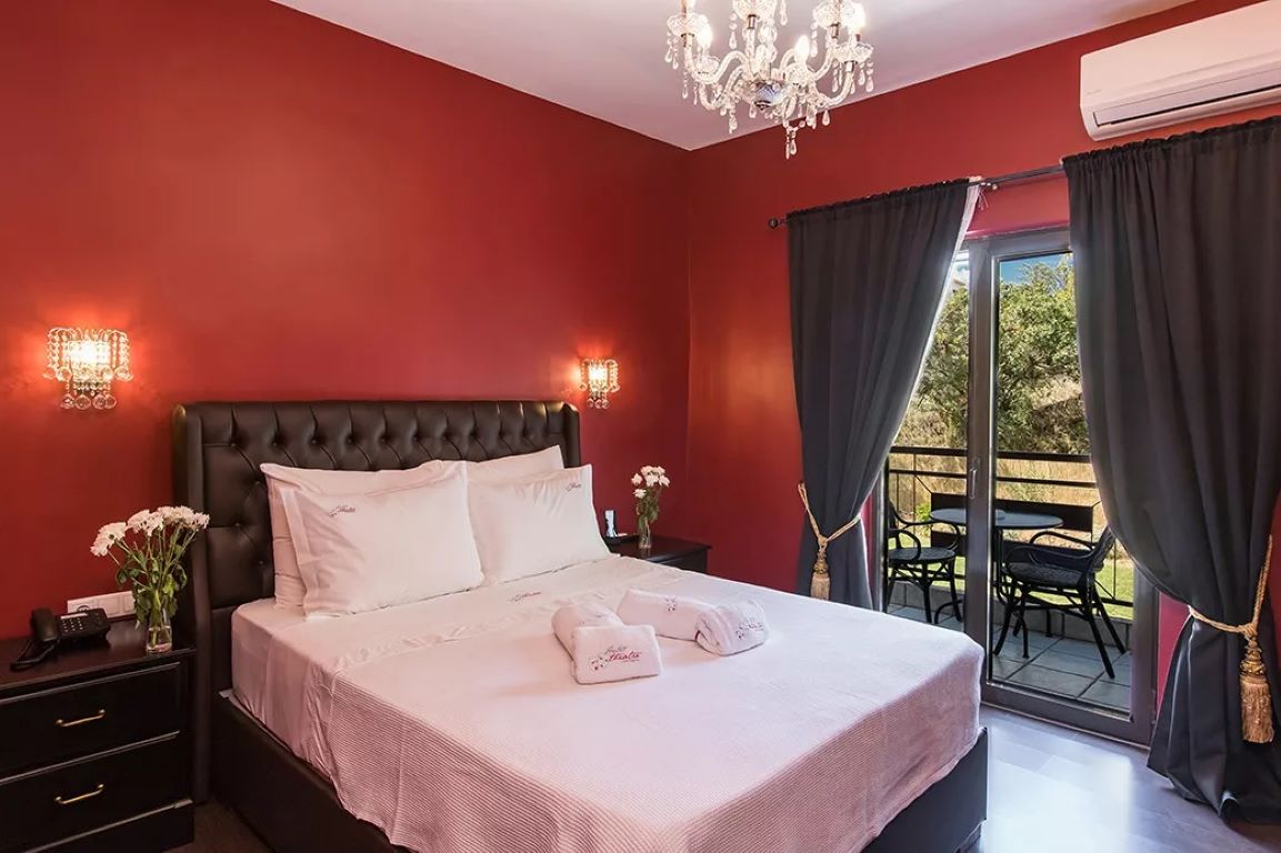 Theatro Hotel Odysseon-Premier soba.jpg